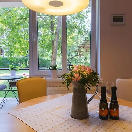 Apartmaji Koman Lejlighed