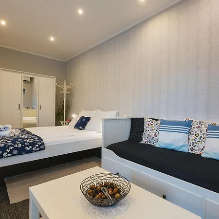 Lejlighed Apartmaji Koman